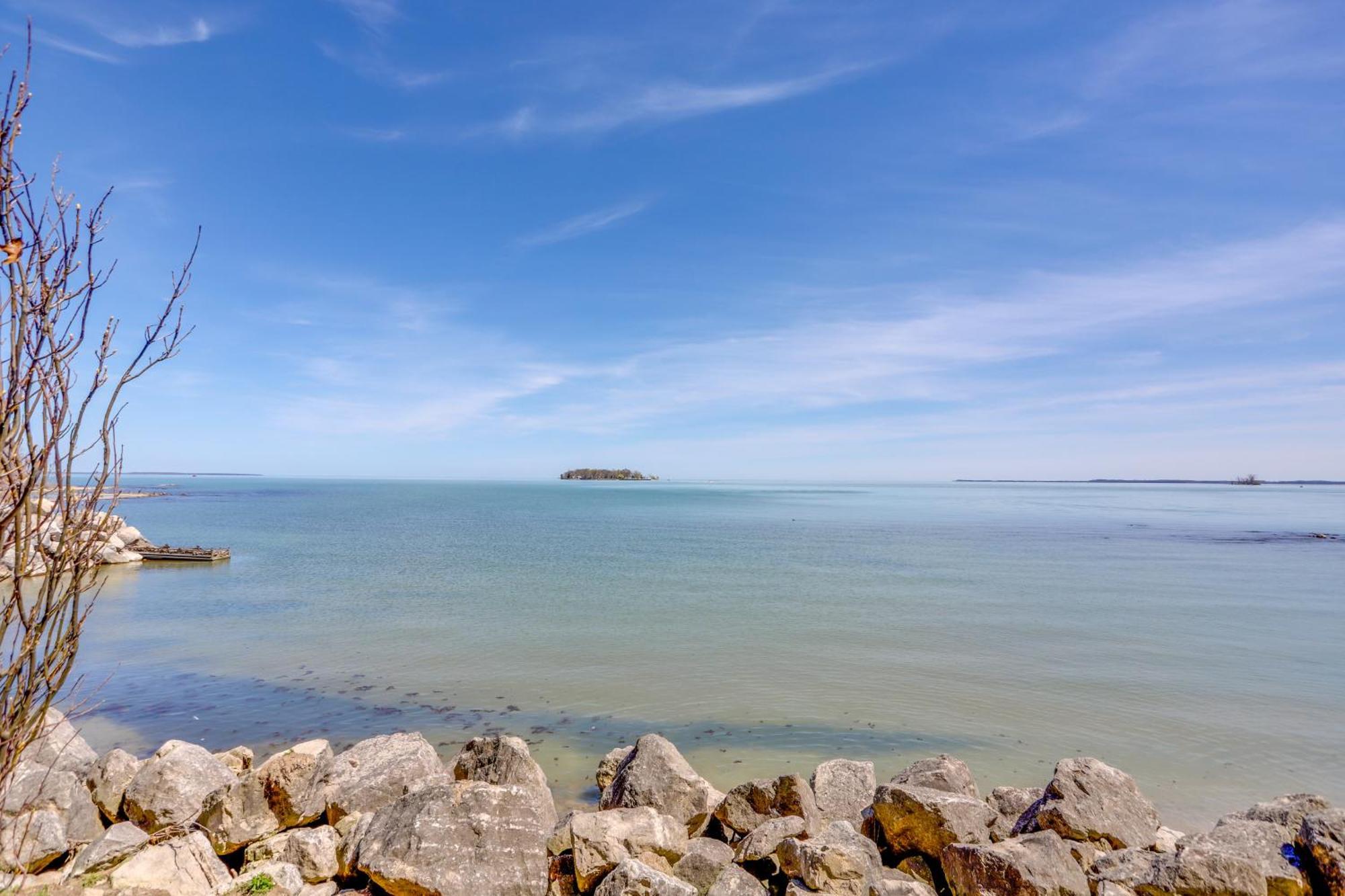 Waterfront Middle Bass Condo With Pool Access! Put-in-Bay Exterior foto